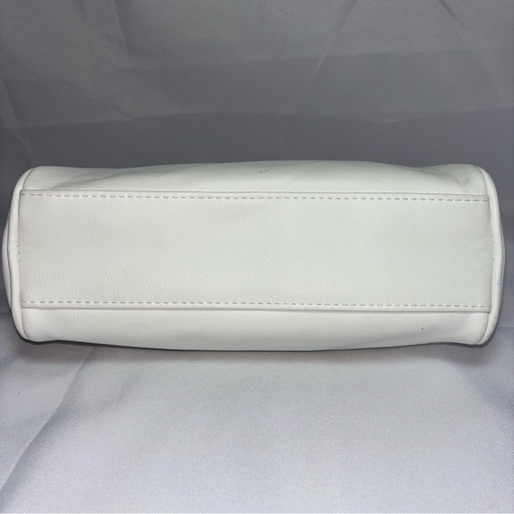 Rodan + Fields White PU Women's Cosmetics Travel Toiletry Bag - Picture 6 of 13
